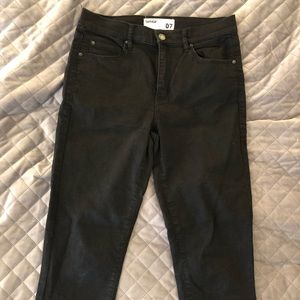 Garage black skinny jeans in size 7
